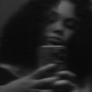 Meet your Posher, Lorielys